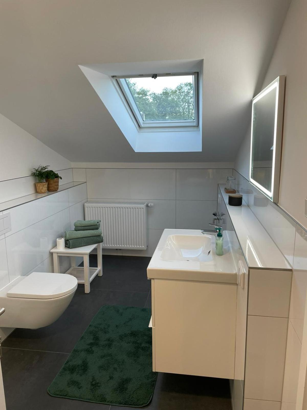 --Renoviert-- Ruhige 1-Zimmer Einliegerwohnung Mit Kueche Und Bad In Grossburgwedel Exterior foto