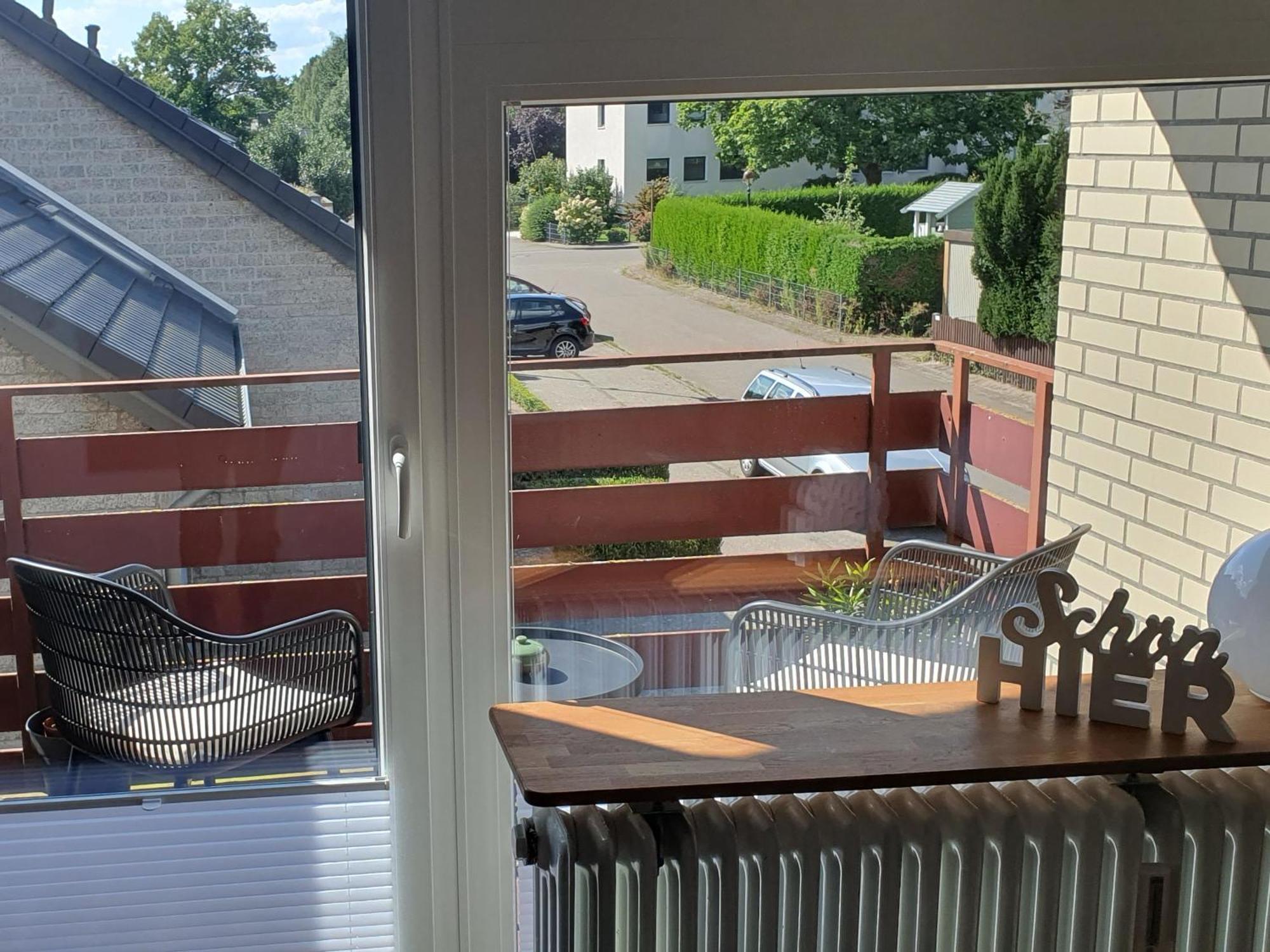 --Renoviert-- Ruhige 1-Zimmer Einliegerwohnung Mit Kueche Und Bad In Grossburgwedel Exterior foto